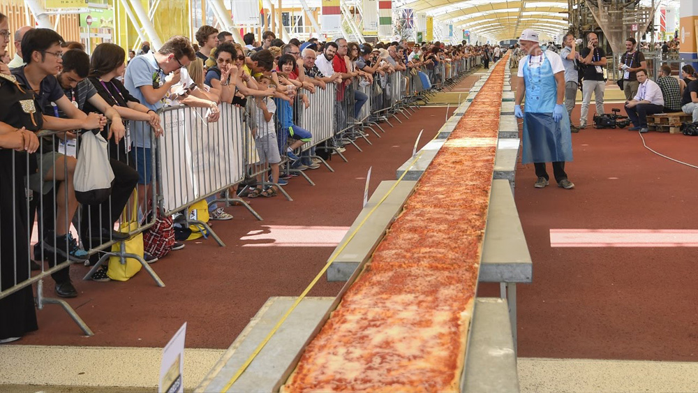 самая длинная пицца в мире